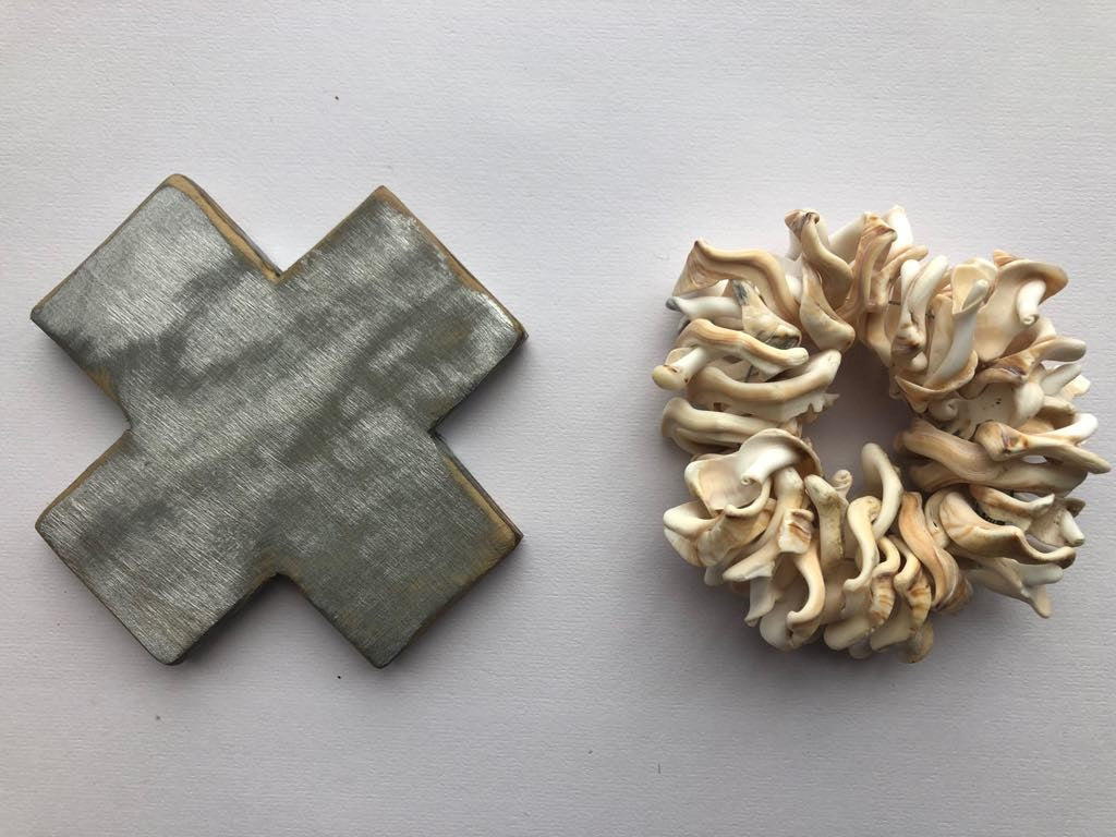 Hugs & Kisses - wood & shells