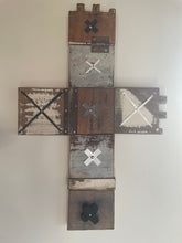 Load image into Gallery viewer, Love Inside an old box
