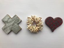 Load image into Gallery viewer, Hugs &amp; Kisses - wood &amp; shells
